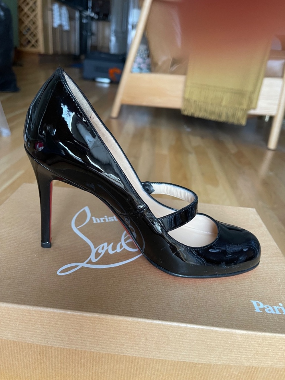 Christian Louboutin Wallis 100 Patent Calf Pumps, NEVER WORN, size US 5, EU 35 - Picture 16 of 16
